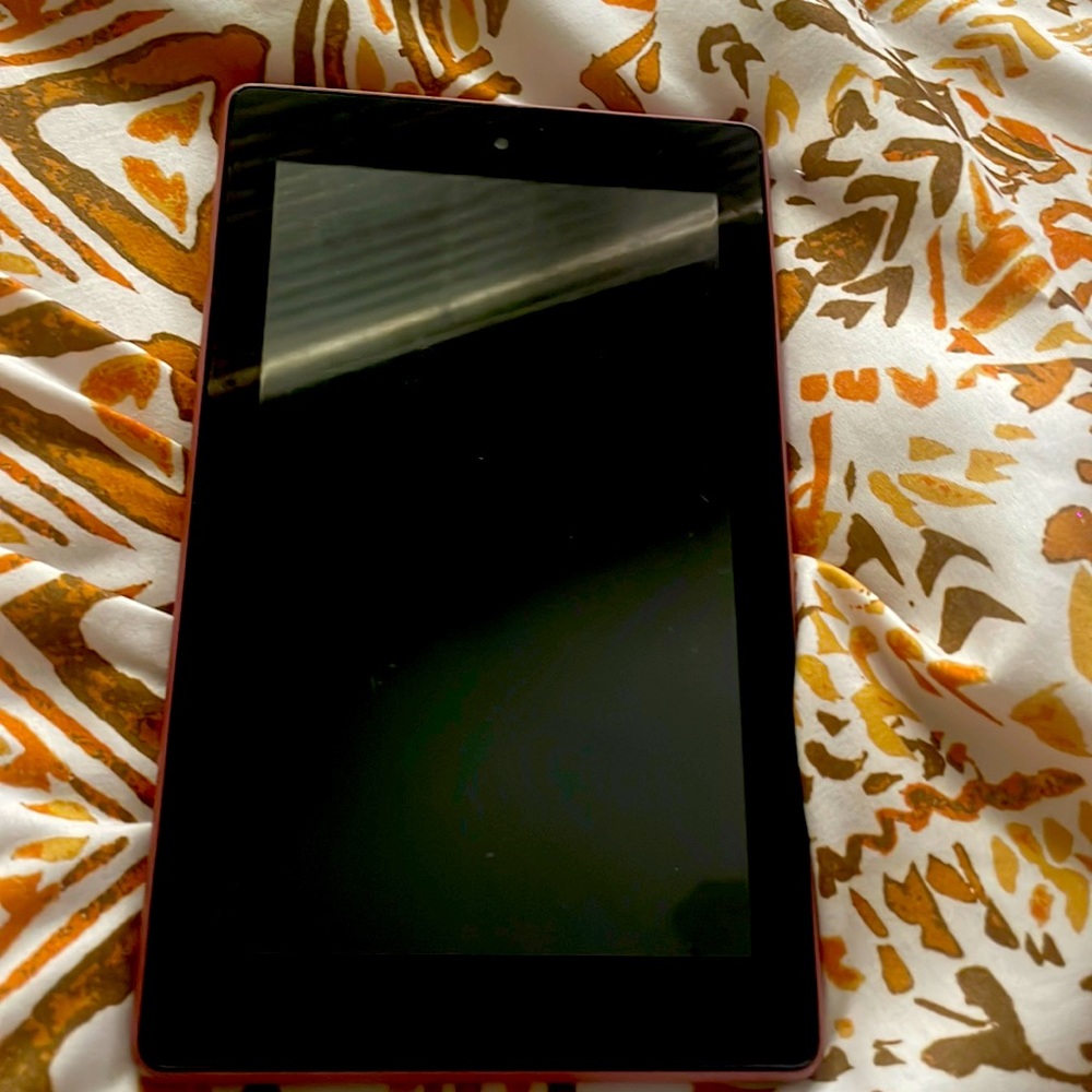 Amazon pink table
